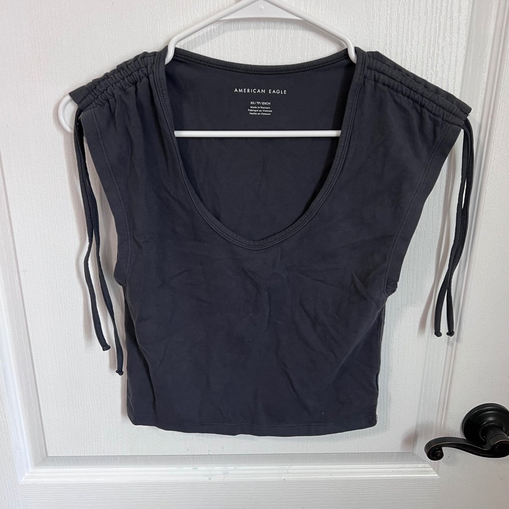 American Eagle Women XS Charcoal Grey Ruched Shoulder Drawstring V-Neck Crop Top